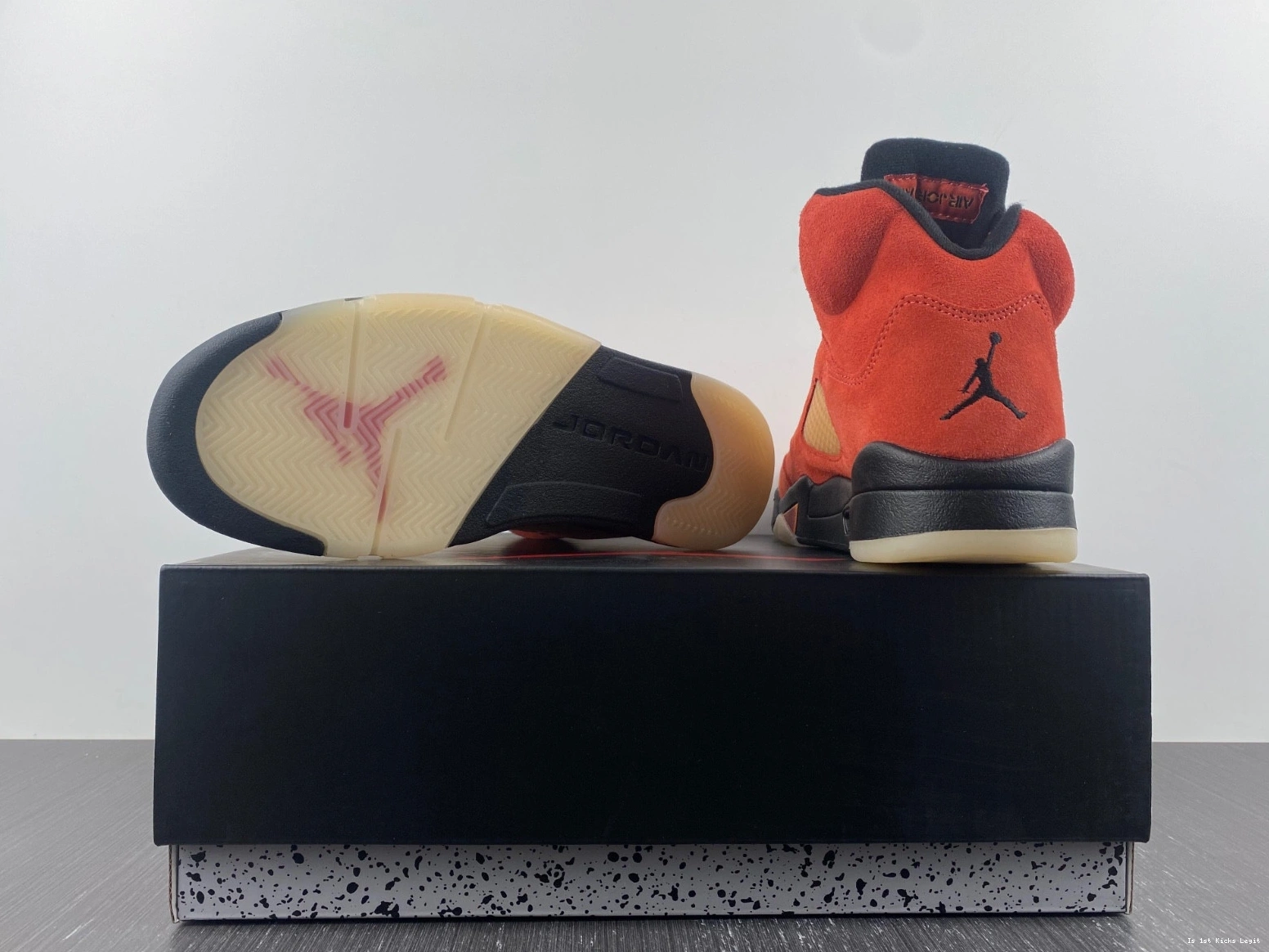 “Dunk Mars” DO9336-800 On Air Jordan 5  0320